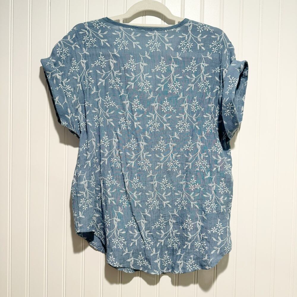 Kindred Blue Embroidered Button Front Blouse Cuffed Sleeves Size Petite Large - Picture 6 of 7